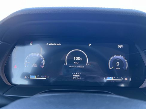 Used 2023 Jeep Grand Cherokee Limited image 11