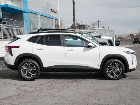 New 2026 Chevrolet Trax LT w/ Driver Confidence Package image 4