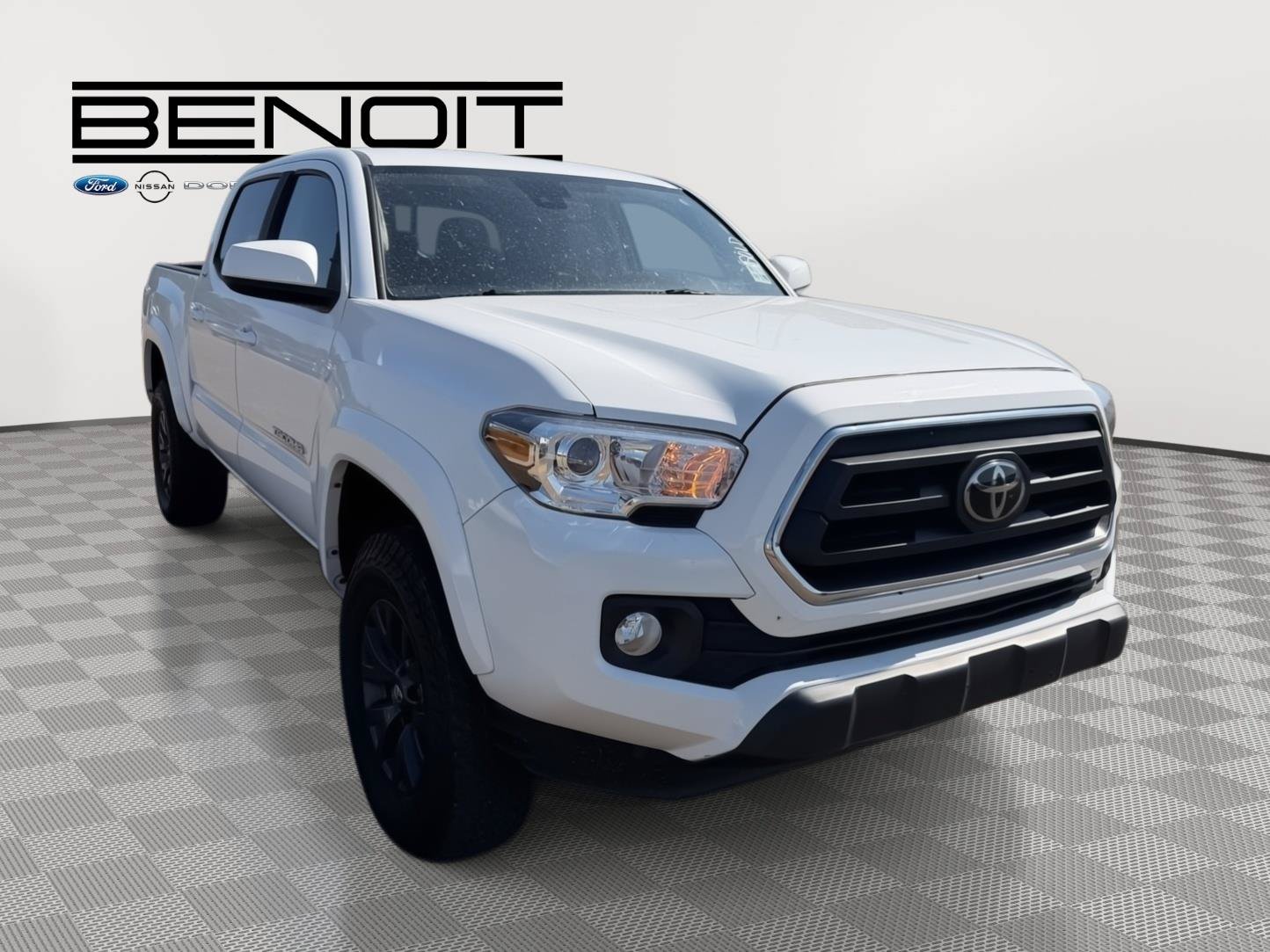 Used 2023 Toyota Tacoma SR5 RWD image 1