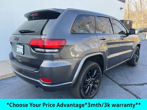 Certified 2017 Jeep Grand Cherokee Altitude image 3