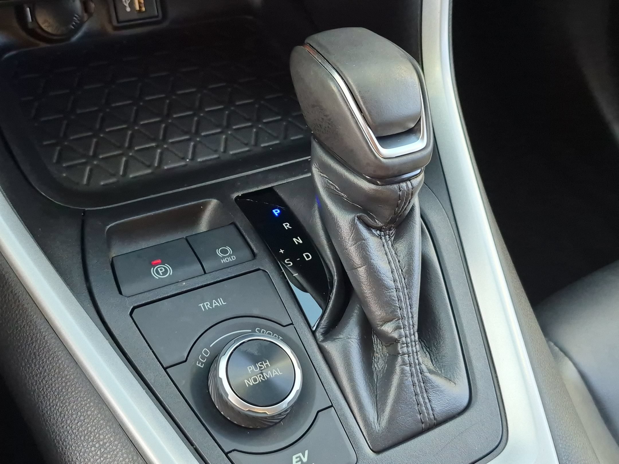 Used 2024 Toyota RAV4 XLE Premium w/ Weather Package AWD/4WD image 20