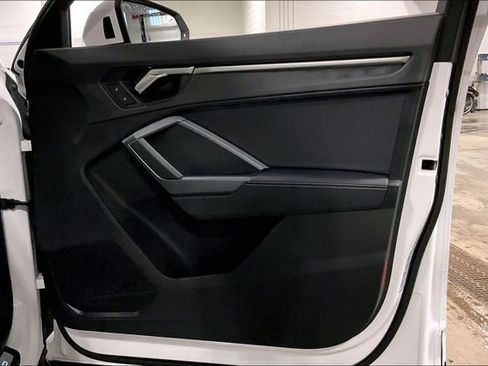 Certified 2025 Audi Q3 2.0T Premium w/ Convenience Package image 24