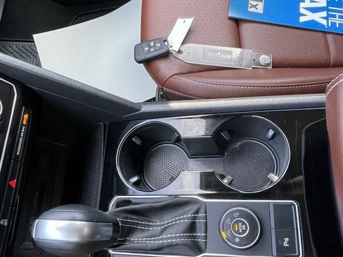 Used 2023 Volkswagen Atlas SE image 36