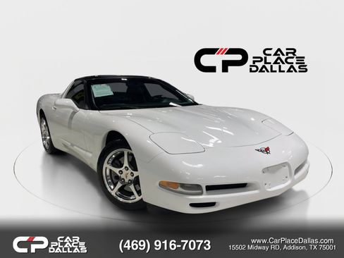 Used 2004 Chevrolet Corvette Coupe w/ Preferred Equipment Group RWD image 1