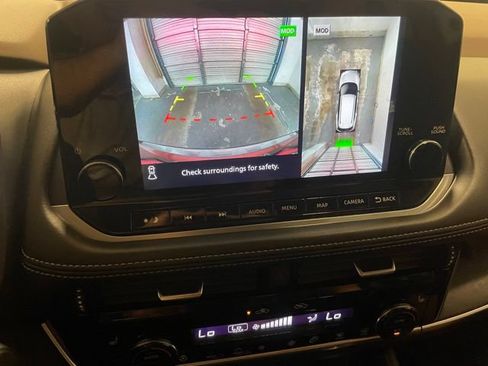 Used 2021 Nissan Rogue Platinum FWD image 15