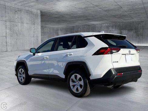 Used 2024 Toyota RAV4 LE image 4