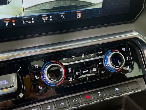 Certified 2025 GMC Sierra 3500 Denali Ultimate AWD/4WD image 14