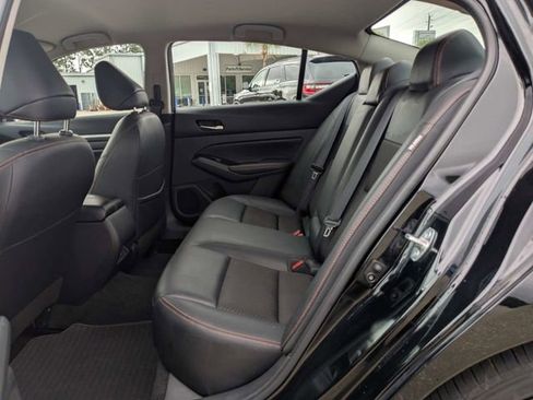 Used 2024 Nissan Altima 2.5 SR FWD image 12