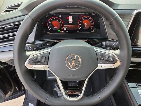 New 2026 Volkswagen Atlas Peak Edition image 12