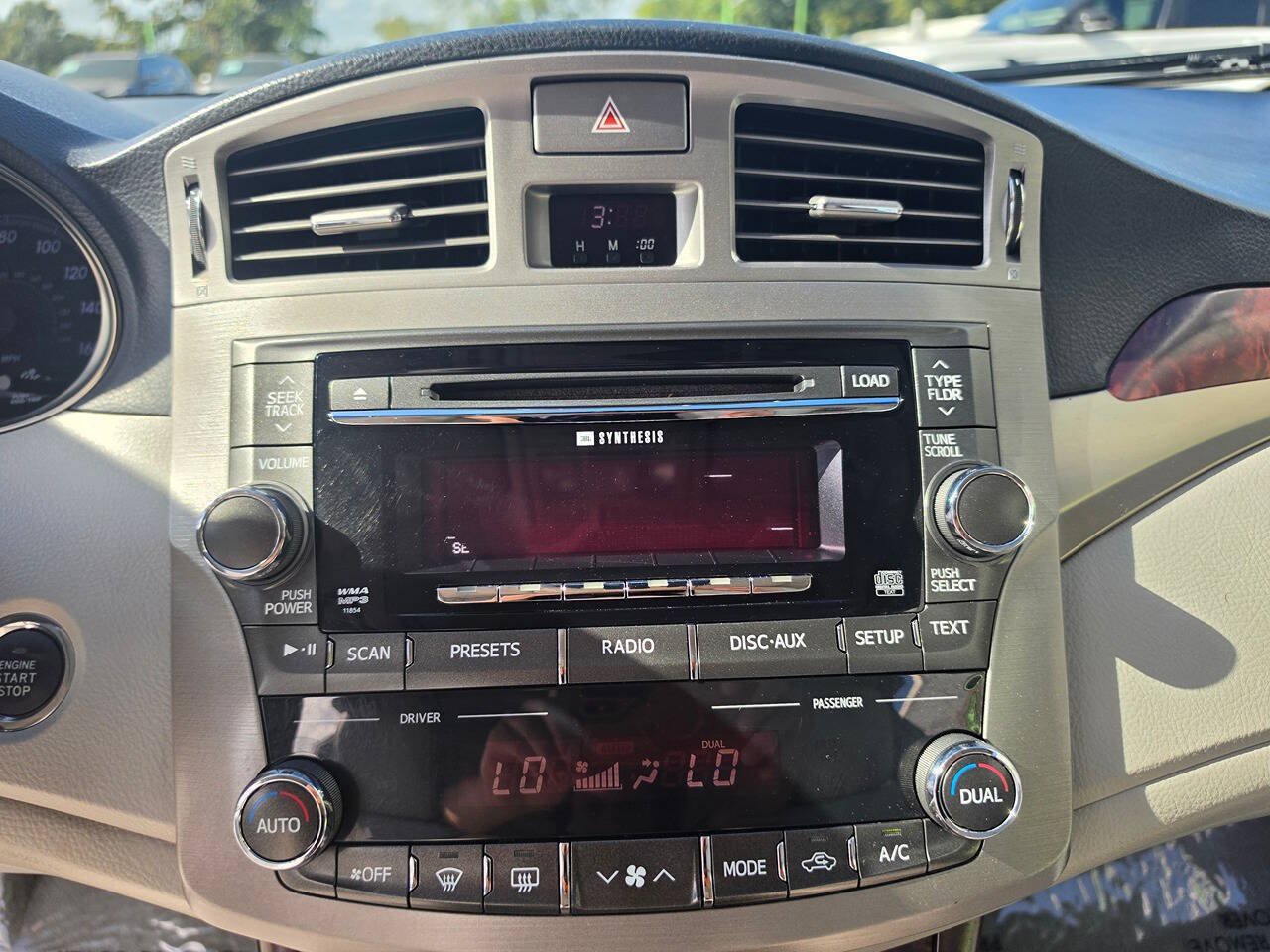 Used 2011 Toyota Avalon Limited FWD image 34