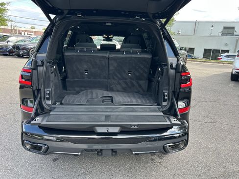 Used 2024 BMW X7 xDrive40i w/ M Sport Package AWD/4WD image 25
