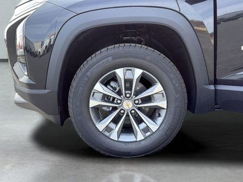 New 2026 Chevrolet Equinox LT w/ Convenience Package II AWD/4WD image 38