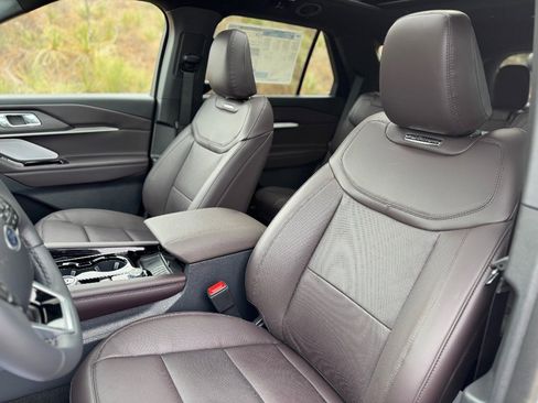 New 2026 Ford Explorer Platinum image 18