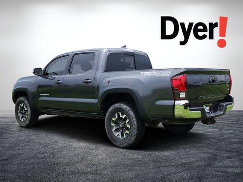 Used 2018 Toyota Tacoma TRD Off-Road AWD/4WD image 6