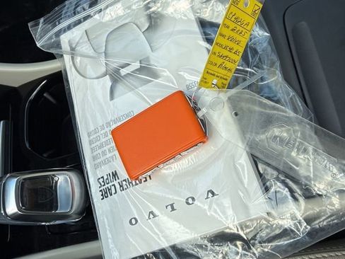 Used 2025 Volvo XC40 B5 Plus w/ Climate Package image 26