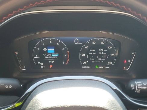 Used 2025 Honda Pilot Black Edition image 17