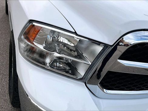 Used 2024 RAM 1500 Classic SLT AWD/4WD image 31