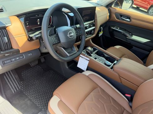 New 2026 Nissan Pathfinder Platinum w/ Accent Package AWD/4WD image 11