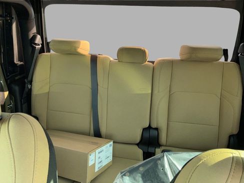 New 2026 Jeep Gladiator Willys AWD/4WD image 15