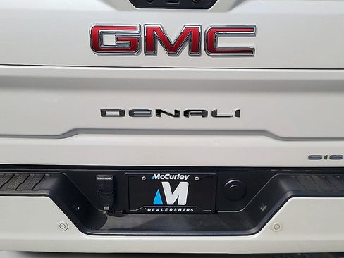 Used 2022 GMC Sierra 3500 Denali w/ Denali Ultimate Package AWD/4WD image 31