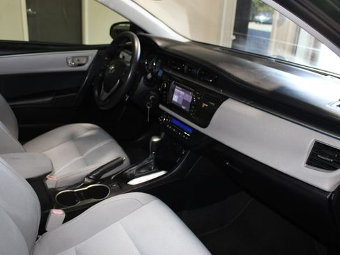 Used 2016 Toyota Corolla LE FWD image 23