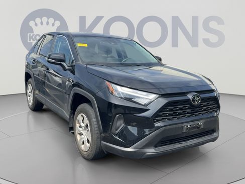 Used 2023 Toyota RAV4 LE AWD/4WD image 7