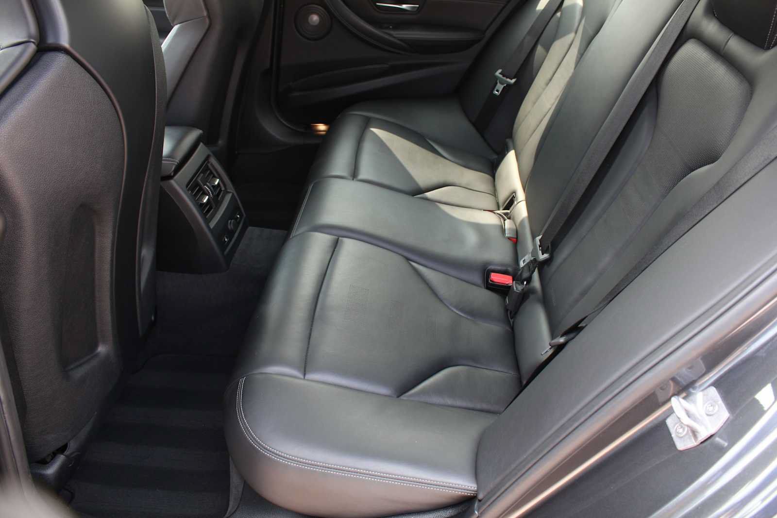 Used 2015 BMW M3 RWD image 24