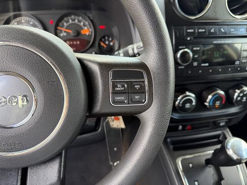 Used 2017 Jeep Patriot Sport AWD/4WD image 16