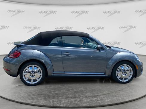 Used 2019 Volkswagen Beetle 2.0T SE FWD image 7