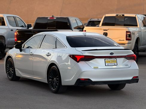 Used 2021 Toyota Avalon XSE image 5