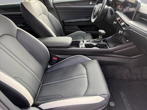 Used 2025 Kia K5 GT-Line image 18