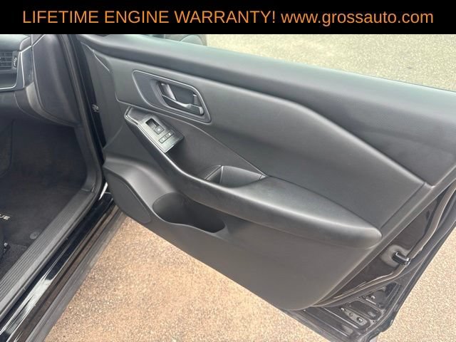 Used 2024 Nissan Rogue S AWD/4WD image 32