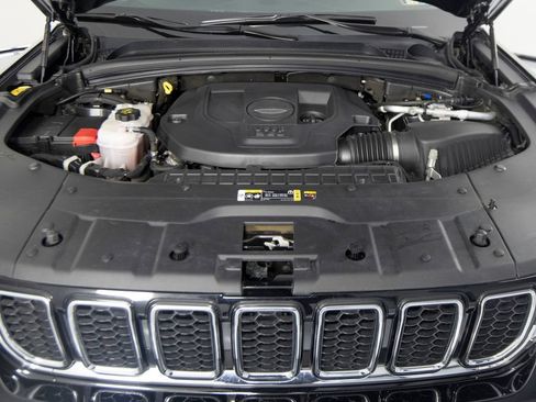 Used 2022 Jeep Grand Cherokee L Overland w/ Luxury Tech Group IV AWD/4WD image 48