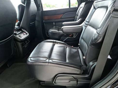 Used 2021 Lincoln Navigator Reserve image 23