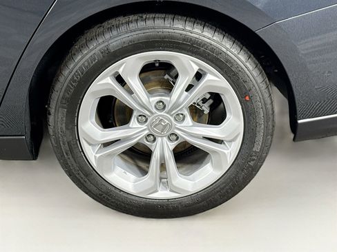 Certified 2025 Honda Accord LX image 9