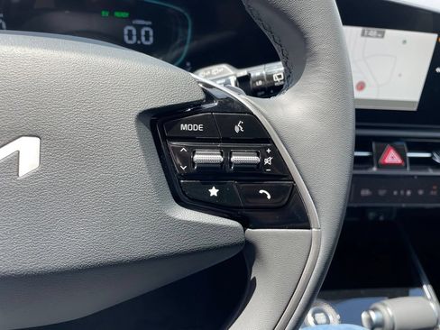 New 2026 Kia Niro EX FWD image 27
