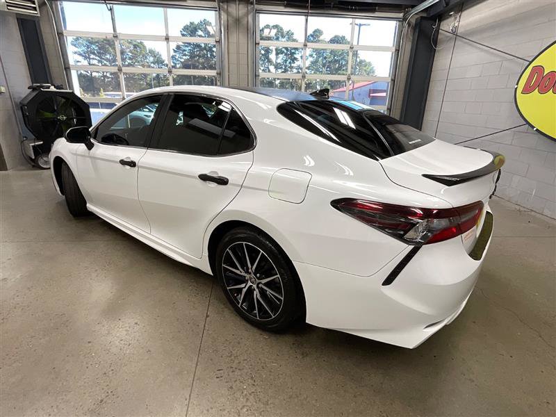 Used 2024 Toyota Camry SE FWD image 3