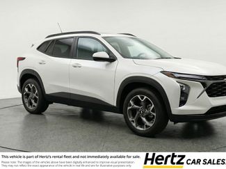 Used 2025 Chevrolet Trax LT video 1
