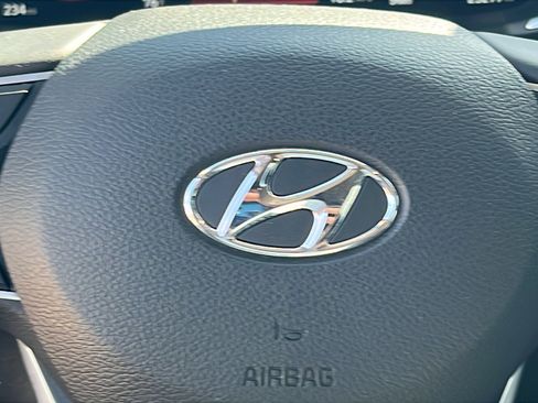 Used 2023 Hyundai Santa Fe Limited AWD/4WD image 17
