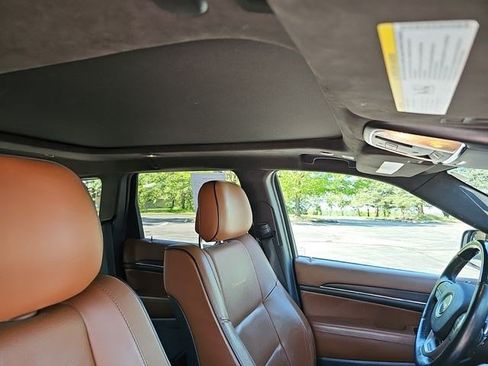Used 2017 Jeep Grand Cherokee Summit AWD/4WD image 12