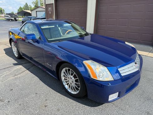 Used 2005 Cadillac XLR RWD image 10