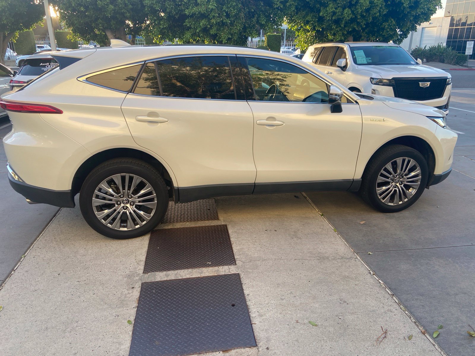 Used 2021 Toyota Venza Limited w/ Advanced Technology Package AWD/4WD image 5