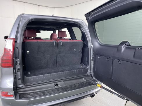 Used 2022 Lexus GX 460 Luxury w/ Sport Design Package image 24
