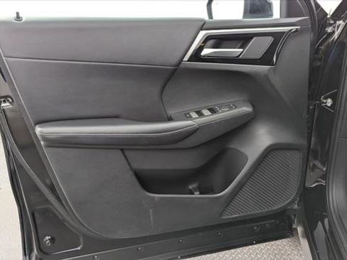 Used 2024 Mitsubishi Outlander SE image 13