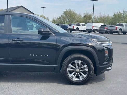 Used 2026 Chevrolet Equinox LT AWD/4WD image 3