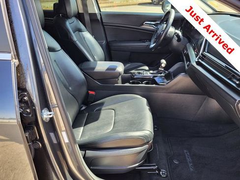 Used 2023 Kia Sportage EX image 28