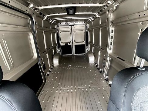 New 2026 RAM ProMaster 2500 w/ Premium Convenience Group FWD image 30