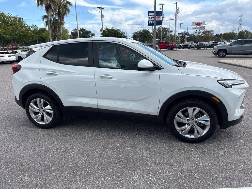 Used 2024 Buick Encore GX Preferred w/ Comfort Package FWD image 4
