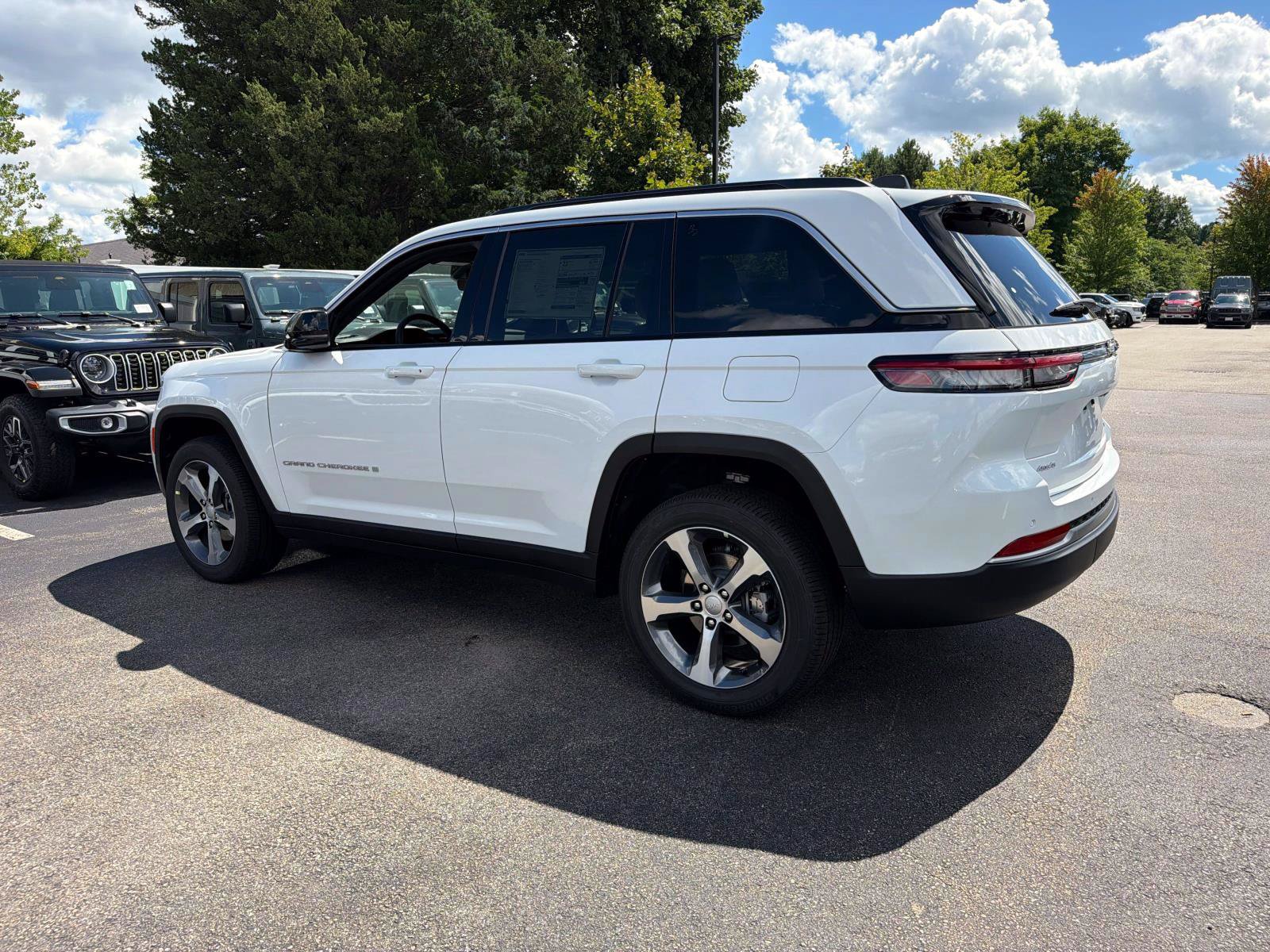 New 2026 Jeep Grand Cherokee Limited AWD/4WD image 3