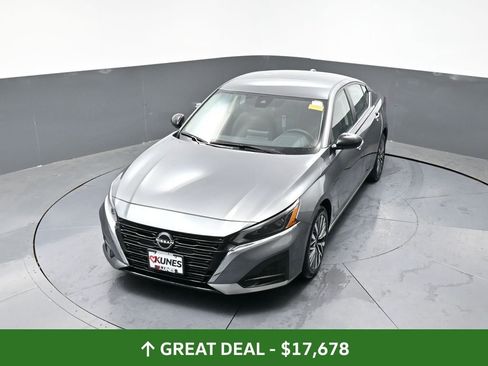 Used 2024 Nissan Altima 2.5 SV image 43